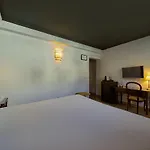 Hotel Born